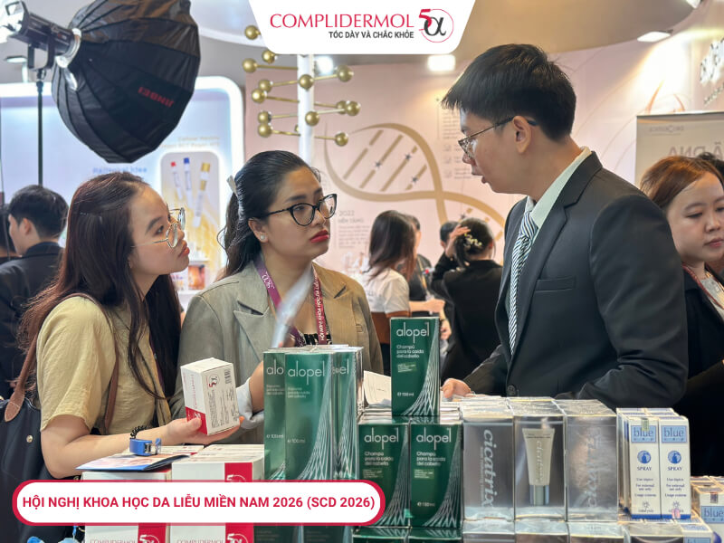 Trình dược viên hỗ trợ tư vấn bác sĩ sản phẩm Complidermol 5 Alpha